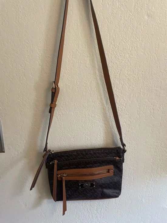 VINTAGE Jones New York Brown Crossbody Bag with Tan Trim - Picture 5 of 9